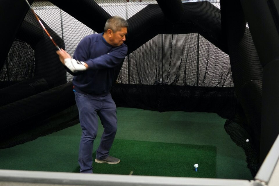 Inflatable golf nets